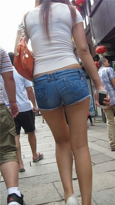 窈窕淑女 牛仔热裤[MP4/200MB]