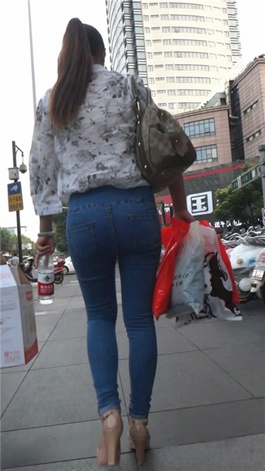 这样的牛仔你一定喜欢[MP4/124MB]