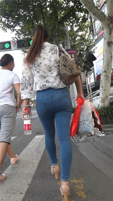 这样的牛仔你一定喜欢[MP4/124MB]