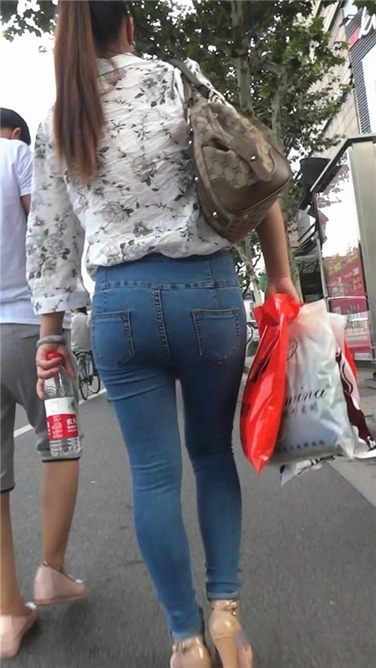 这样的牛仔你一定喜欢[MP4/124MB]