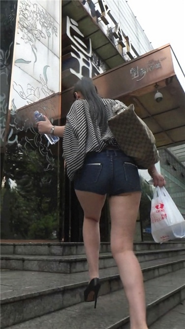 去会所上班的MT热裤MM[MP4/108MB]