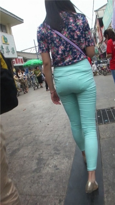 【Paul原创作品】紧身绿裤丰臀美眉[MP4/578MB]