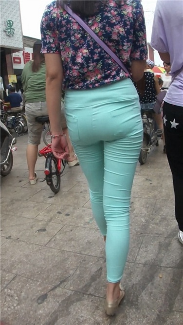 【Paul原创作品】紧身绿裤丰臀美眉[MP4/578MB]