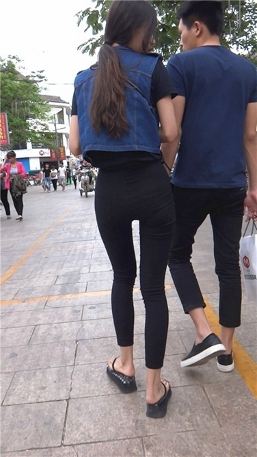 黑色紧身长腿妹妹[MP4/3GB]