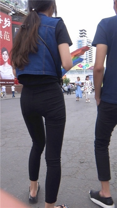 黑色紧身长腿妹妹[MP4/3GB]