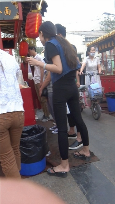 黑色紧身长腿妹妹[MP4/3GB]