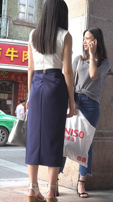 4K-牛仔裤长裙两美眉扭来扭去两翘屯C103[1.9G]