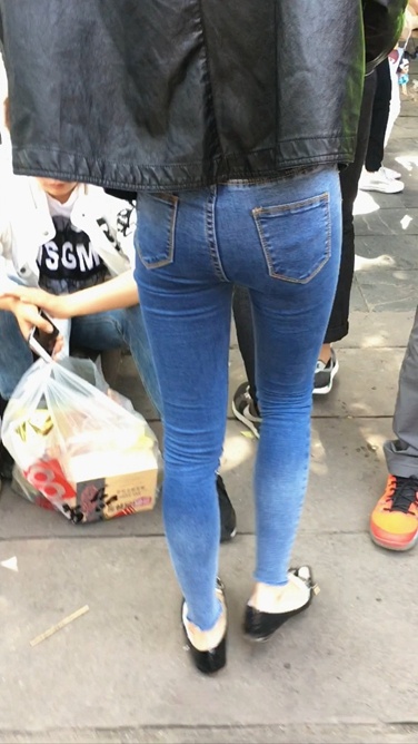 极品翘屯牛仔裤美眉身材好[410M]