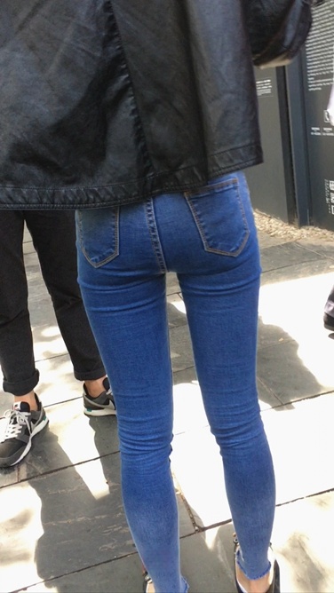 极品翘屯牛仔裤美眉身材好[410M]