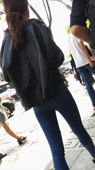 极品翘屯牛仔裤美眉身材好[410M]