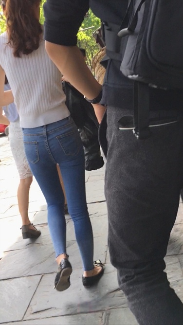 极品翘屯牛仔裤美眉身材好[410M]