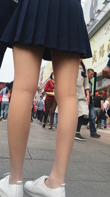 4K画质-高挑肉丝长腿短裙美眉C006[1GB]