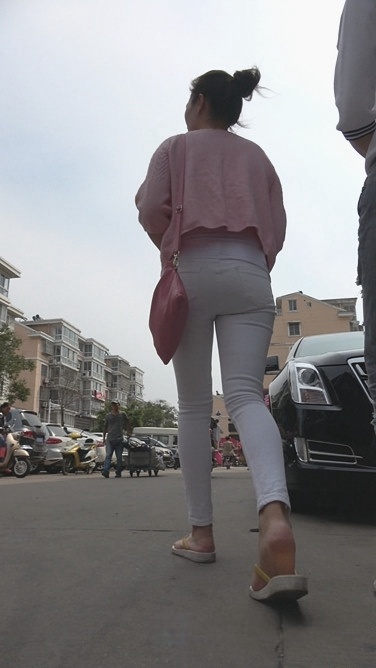 4K-超极品白色紧身裤美眉[1.01G]