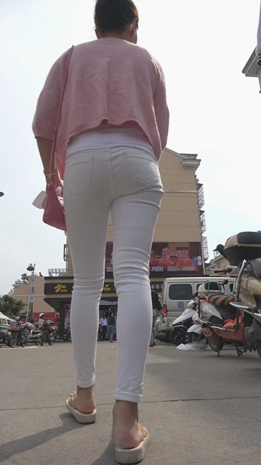 4K-超极品白色紧身裤美眉[1.01G]