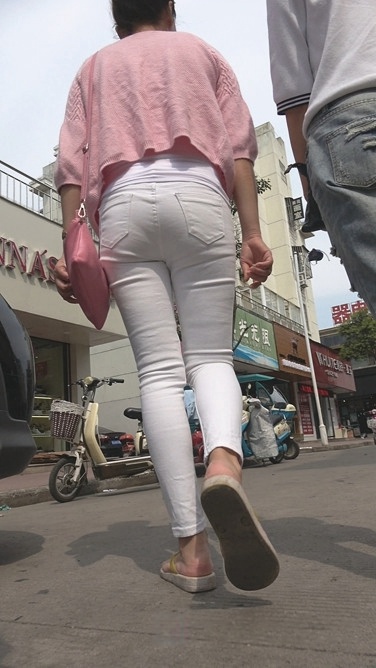 4K-超极品白色紧身裤美眉[1.01G]