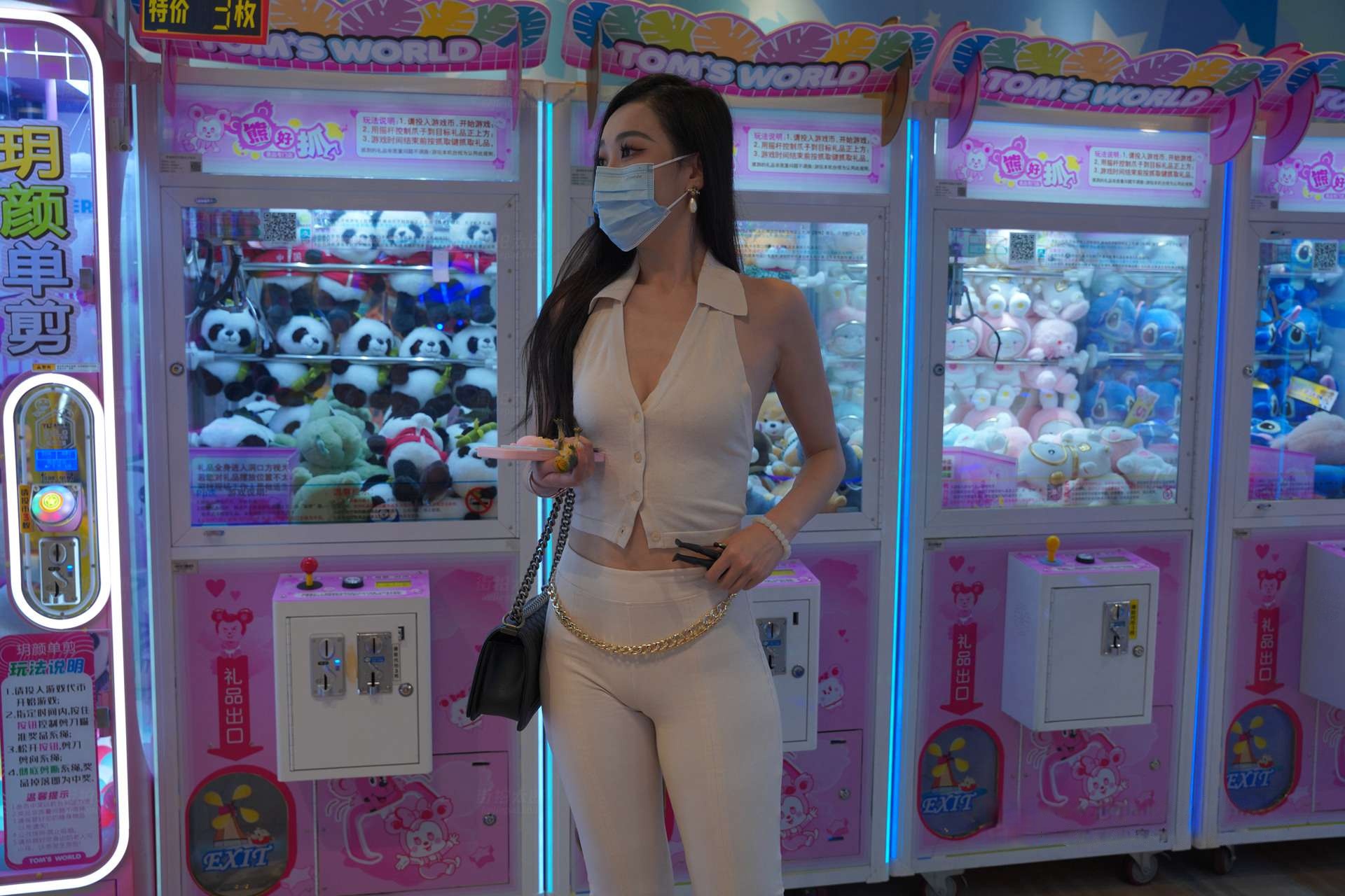 性感的白裤美女MJ3355