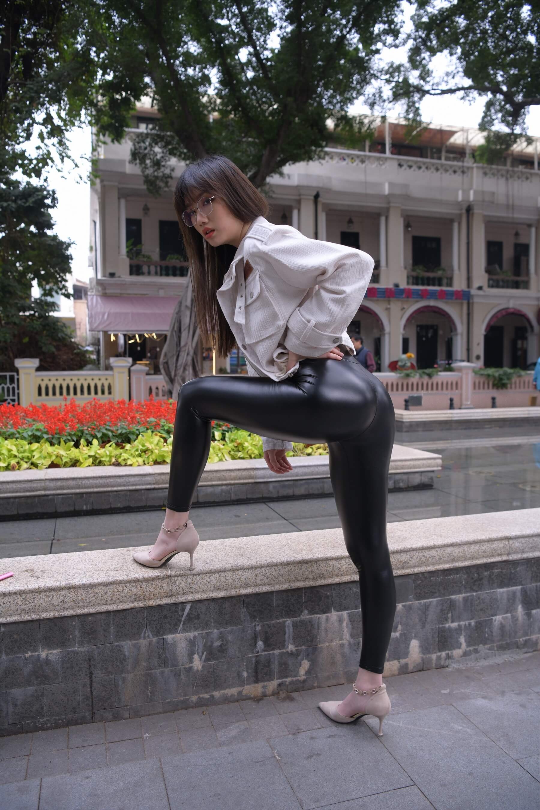 魂魂摄影作品●性感皮裤女人【套图+视频】