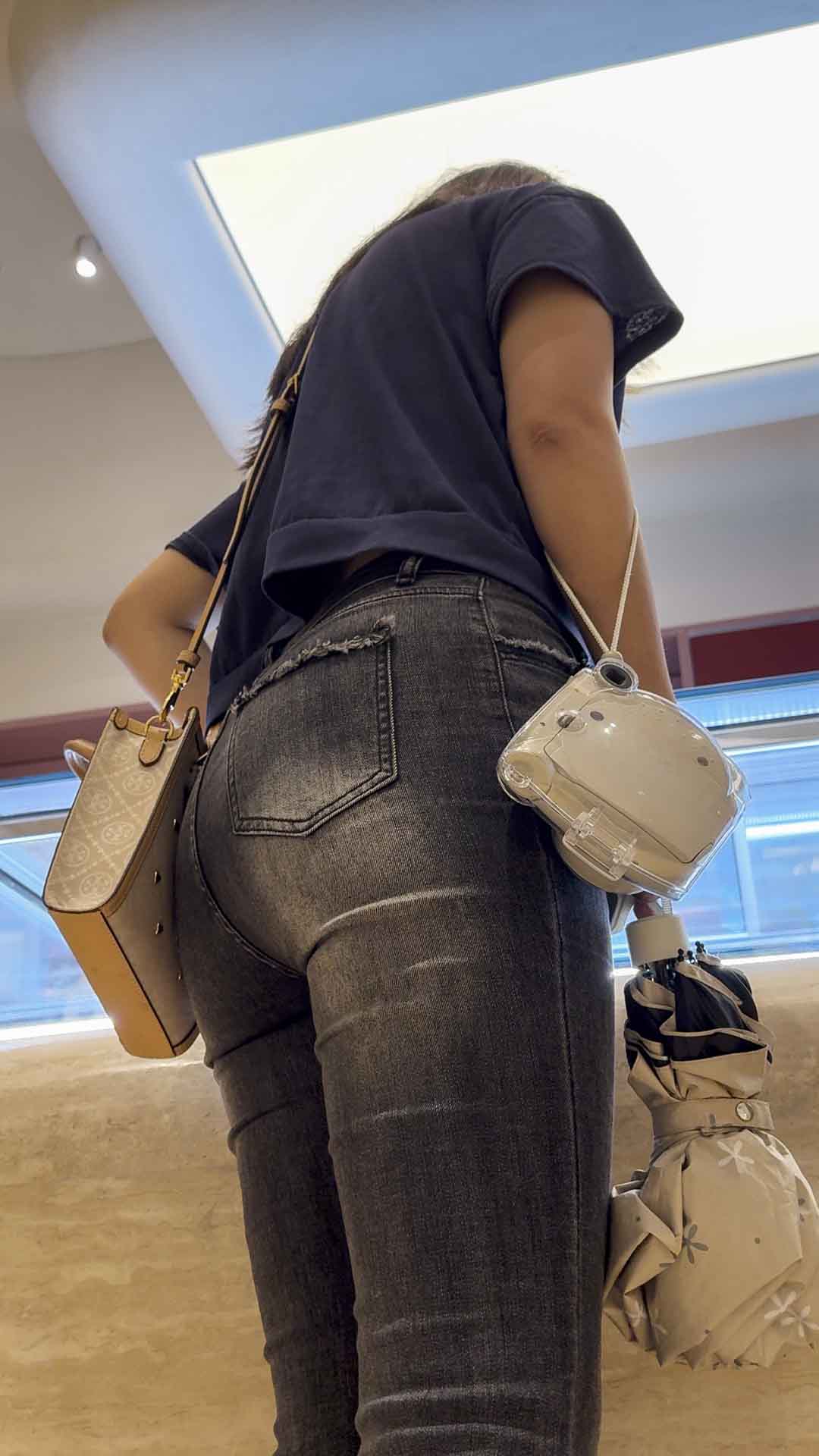 国庆献礼性感圆润包臀牛仔小姐姐（积分399）