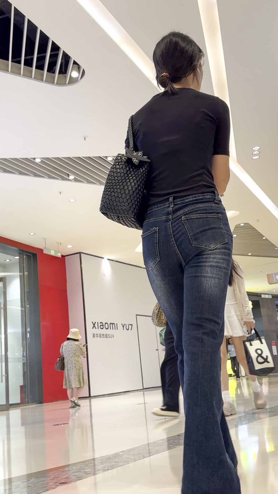 高挑长腿牛仔少妇（积分88）