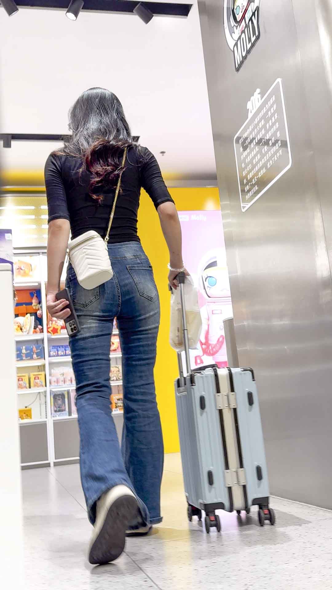 金三角包臀牛仔妹子（积分72）