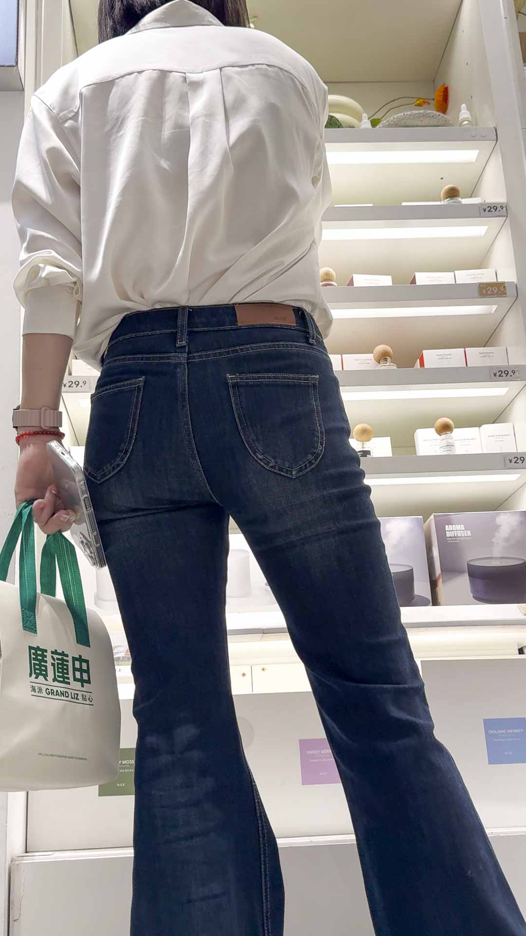 紧身裤勾勒饱满三角区（积分168）