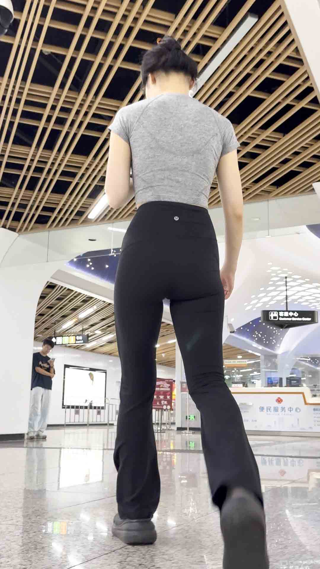 丰臀随着步伐剧烈颤动（积分75）