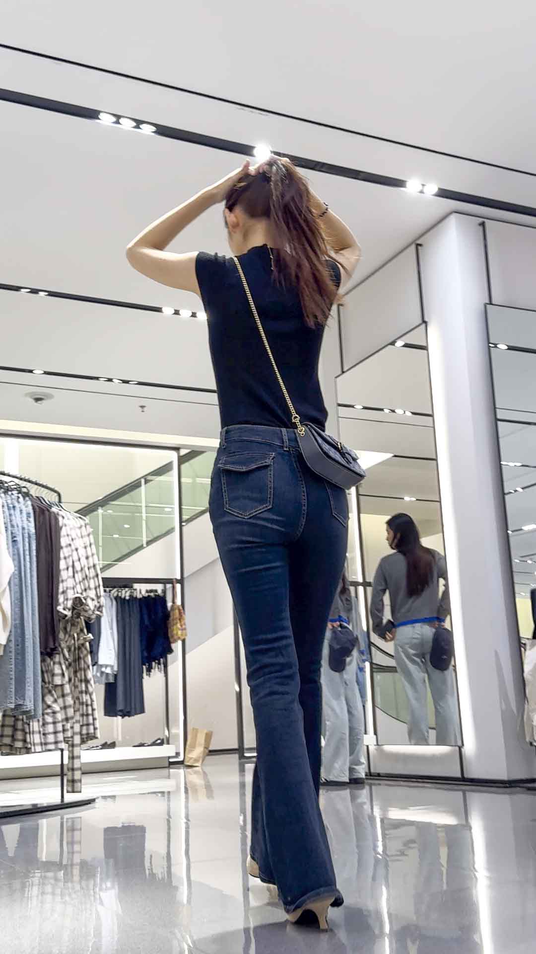 长腿牛仔长发美女（积分45）