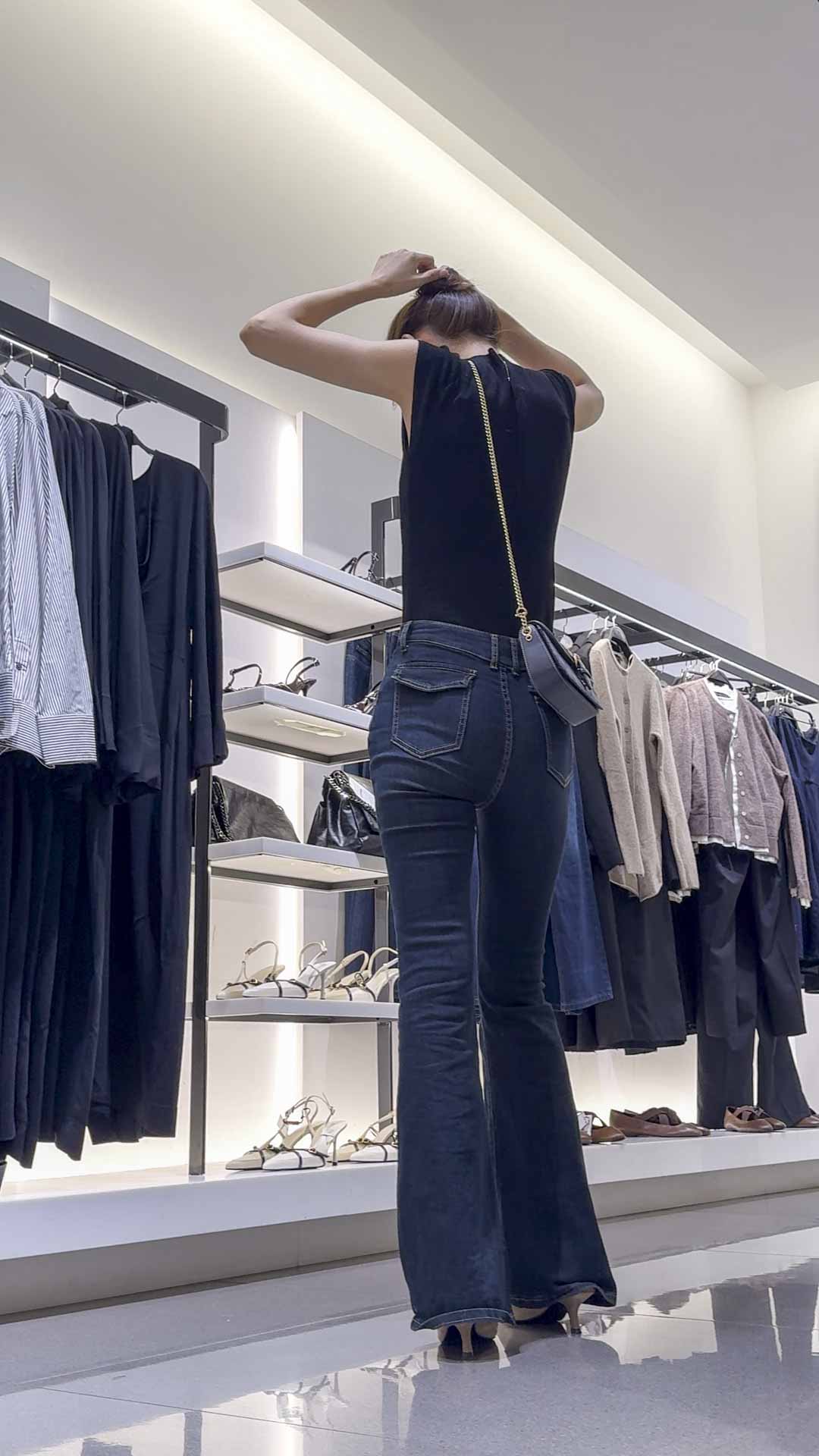 长腿牛仔长发美女（积分45）