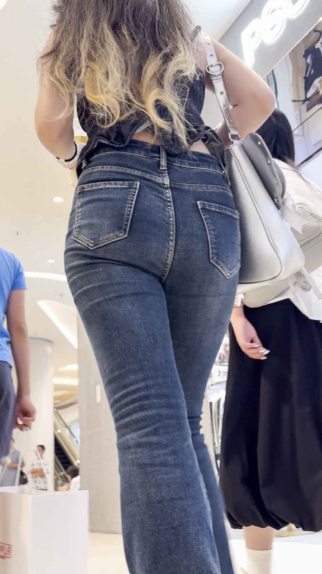 国庆献礼牛仔紧绷翘臀，前凸显变形记（积分225）