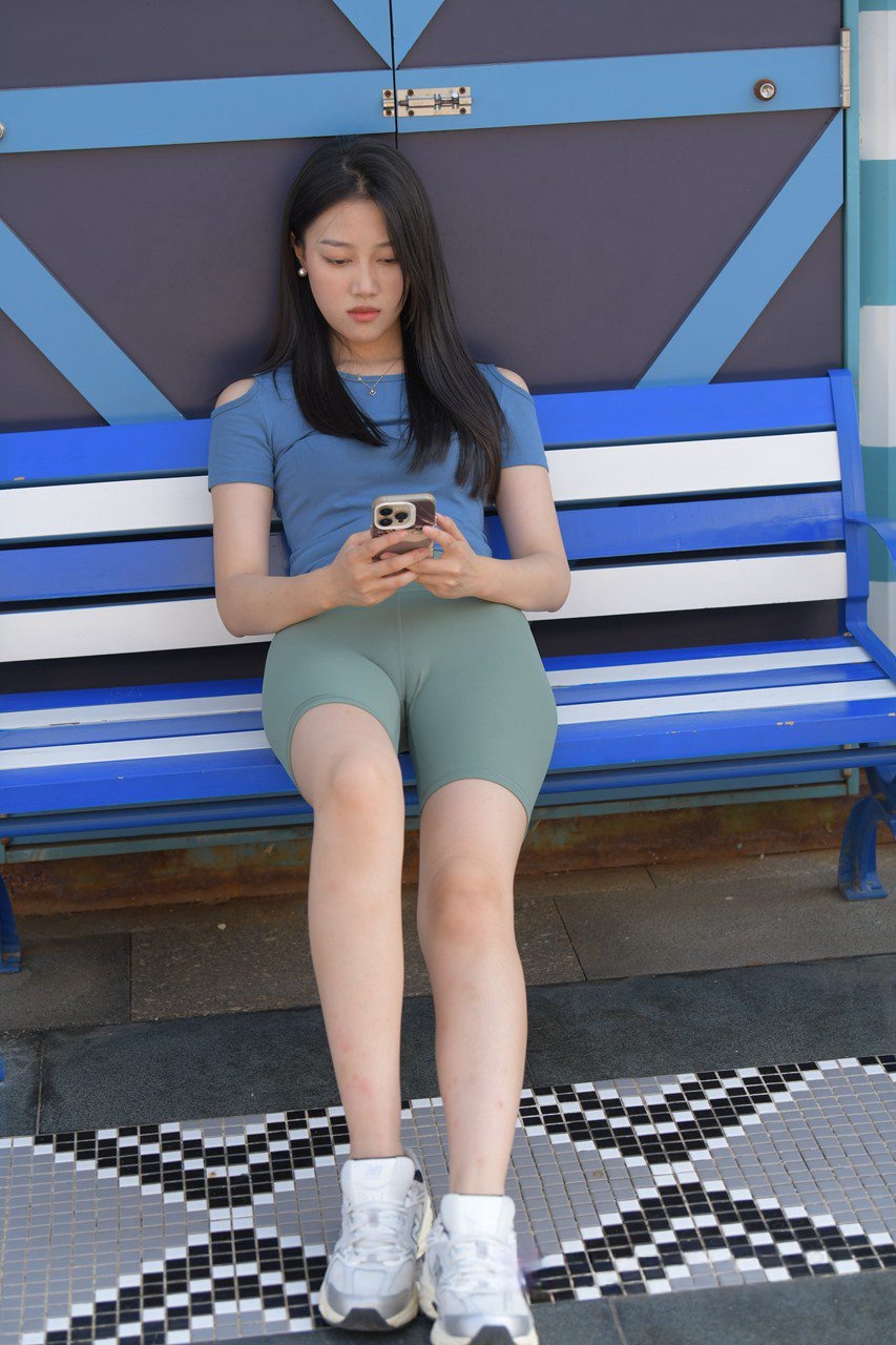 绿色瑜伽短裤美女[8.98G]