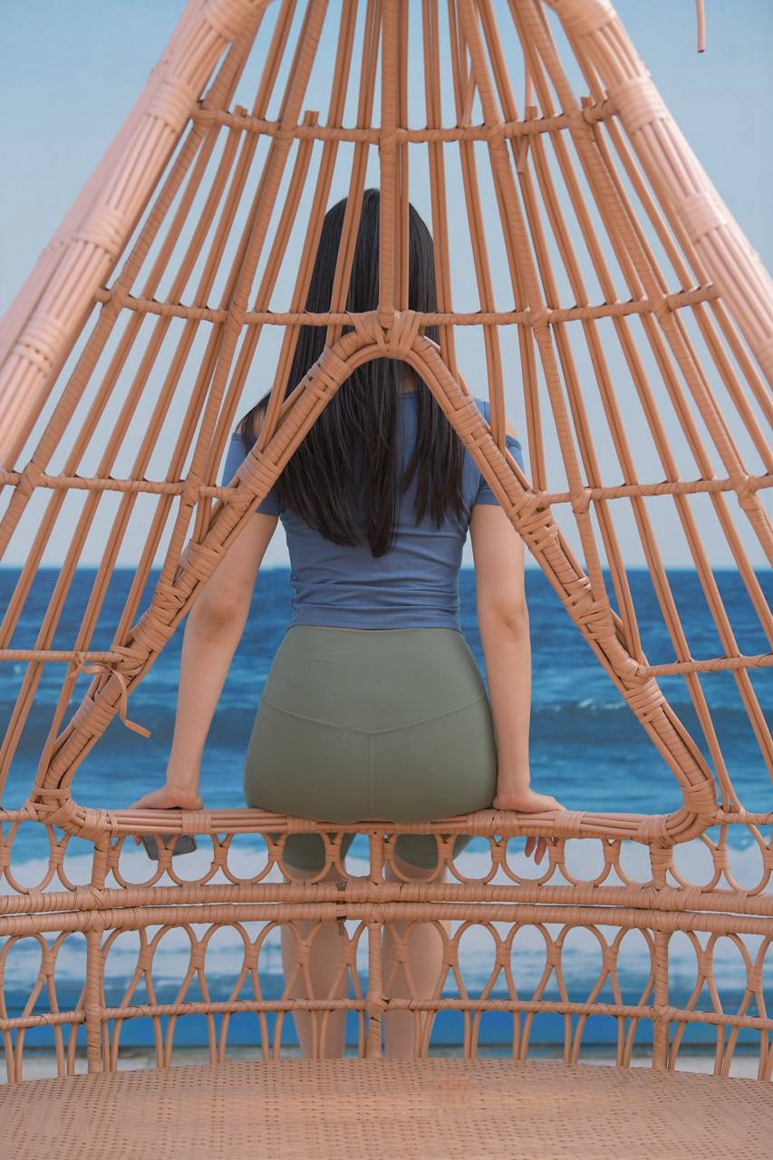 绿色瑜伽短裤美女[8.98G]