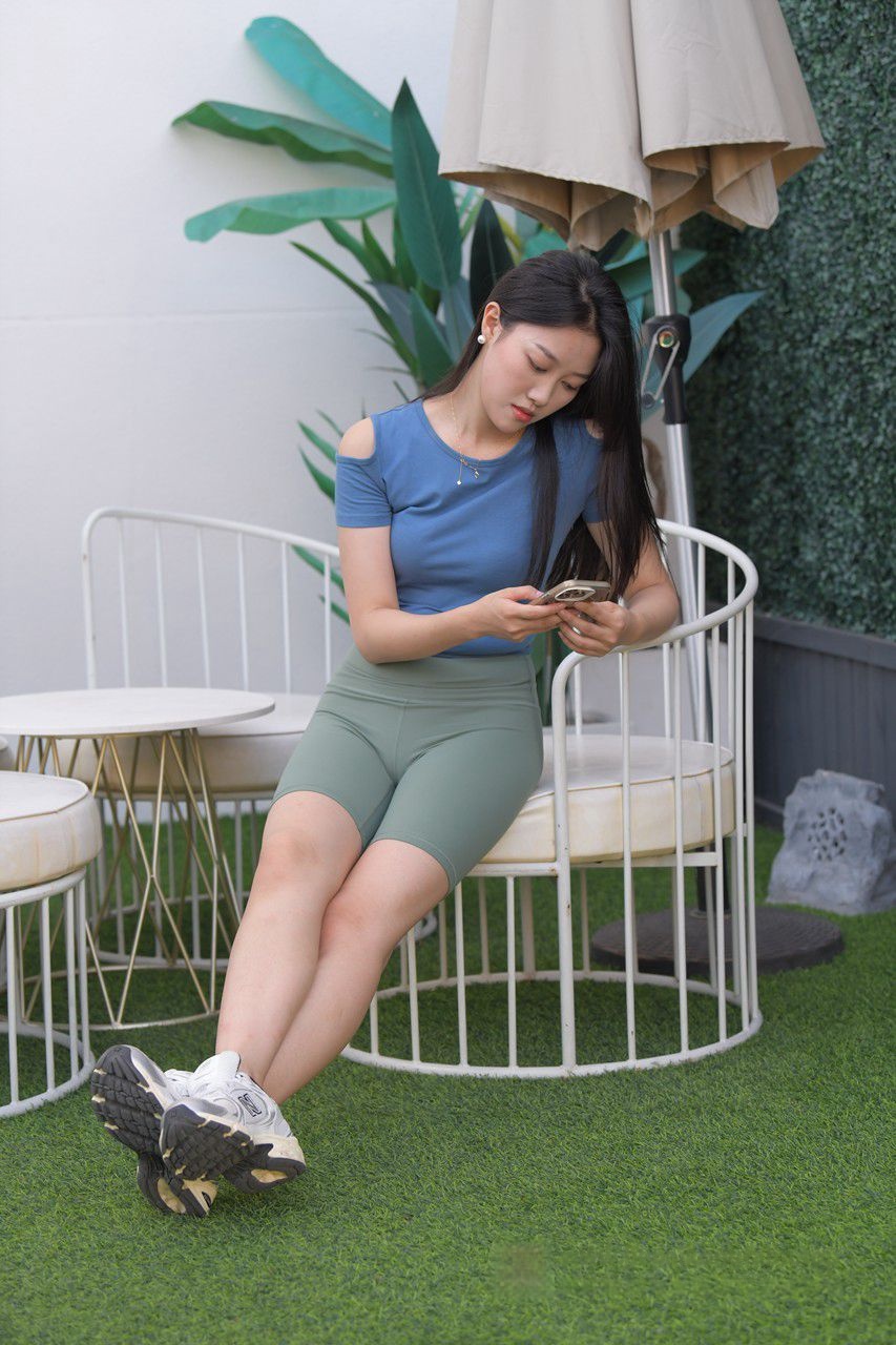 绿色瑜伽短裤美女[8.98G]