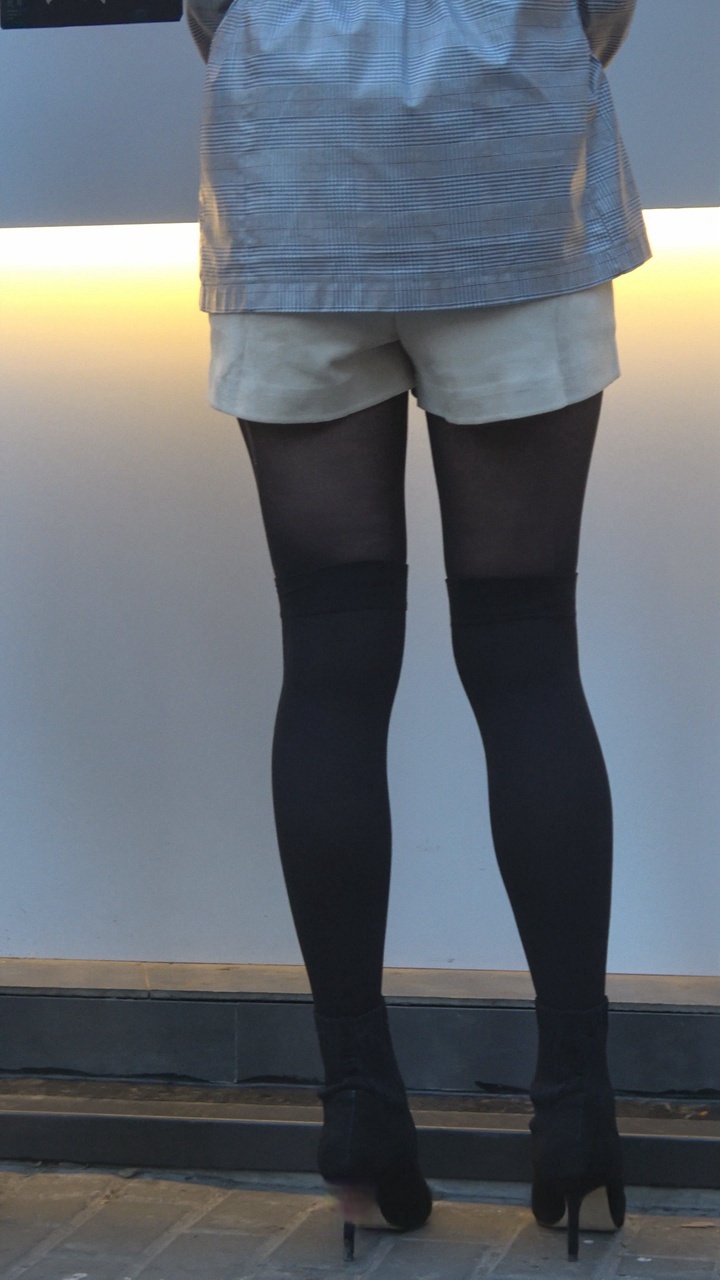 漂亮的黑丝小姐姐DJ846[1.86G]