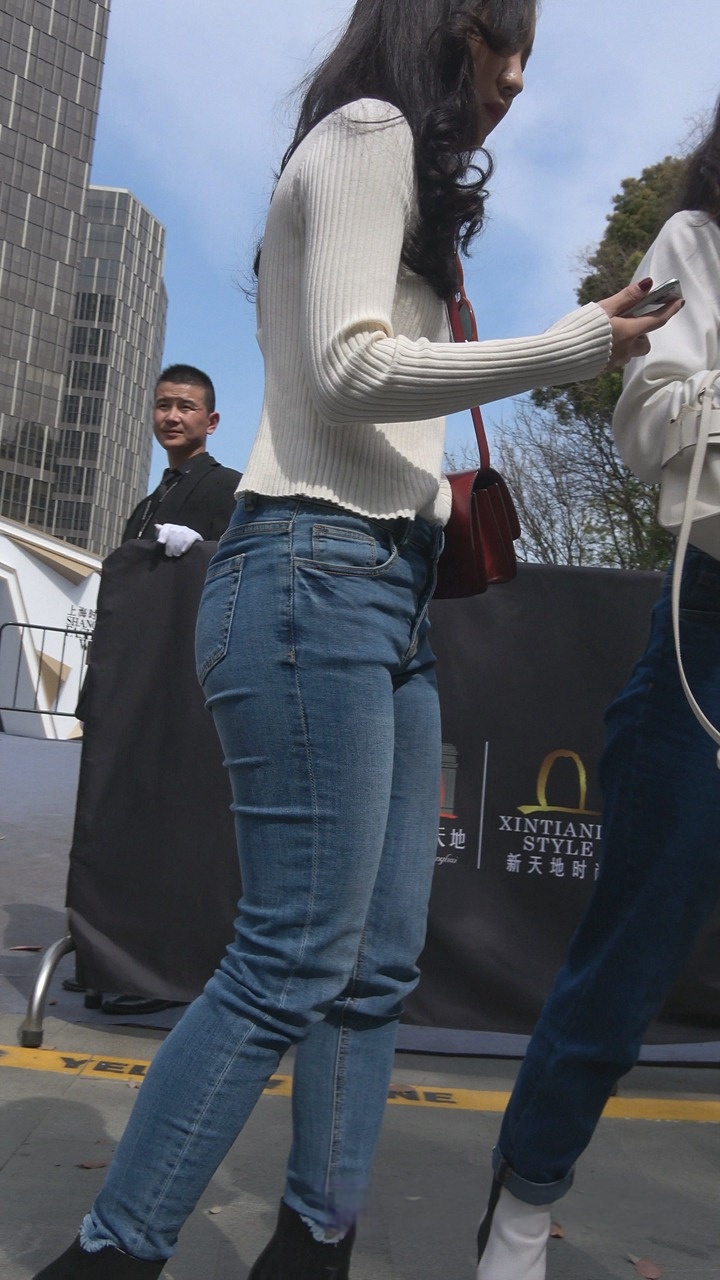 蓝色紧身牛仔裤美女DJ839[2.01G]