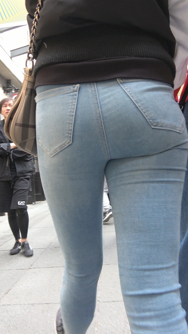 黑衣蓝色紧身牛仔裤妹子DJ837[2.61G]