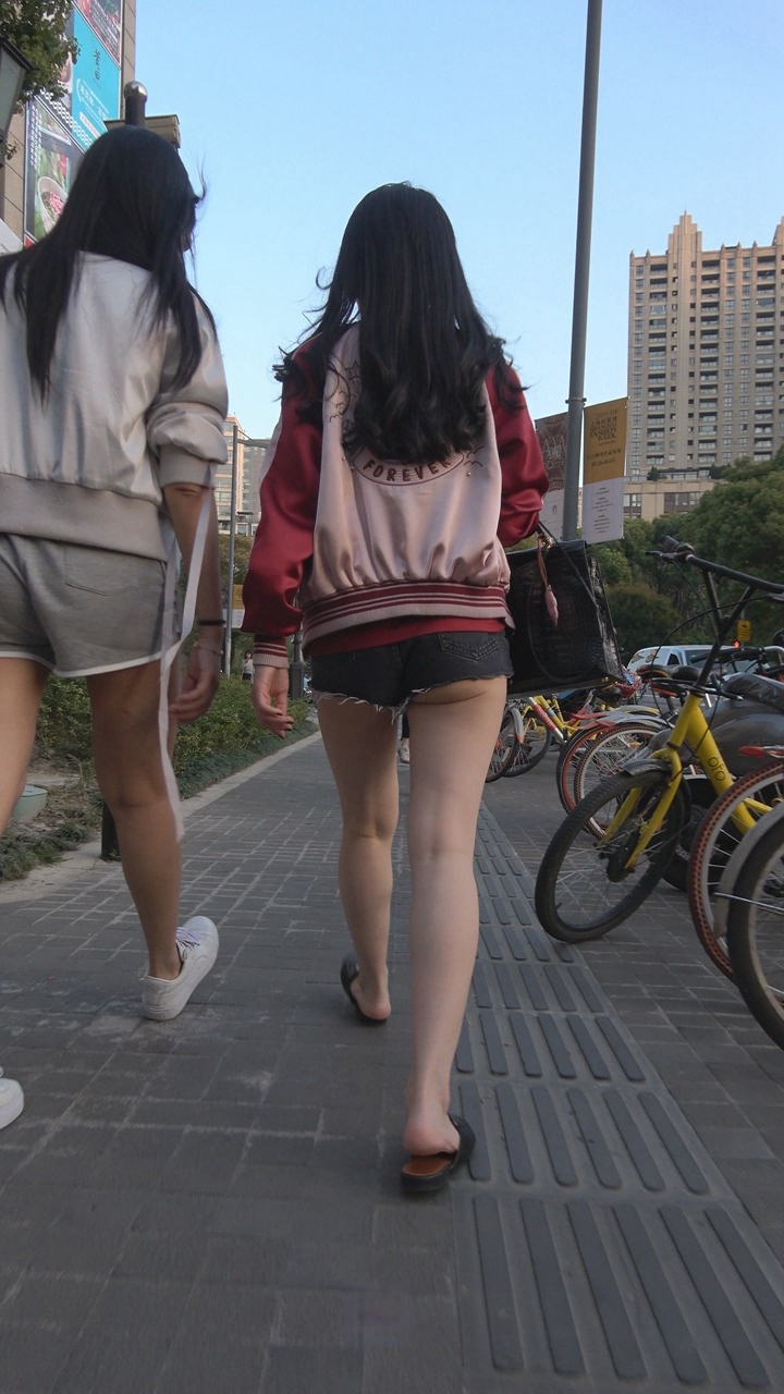 黑色热裤月牙美女DJ836[1.45G]