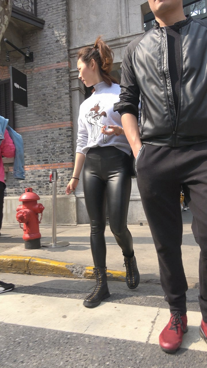 黑色紧身皮裤妹子DJ834[667M]