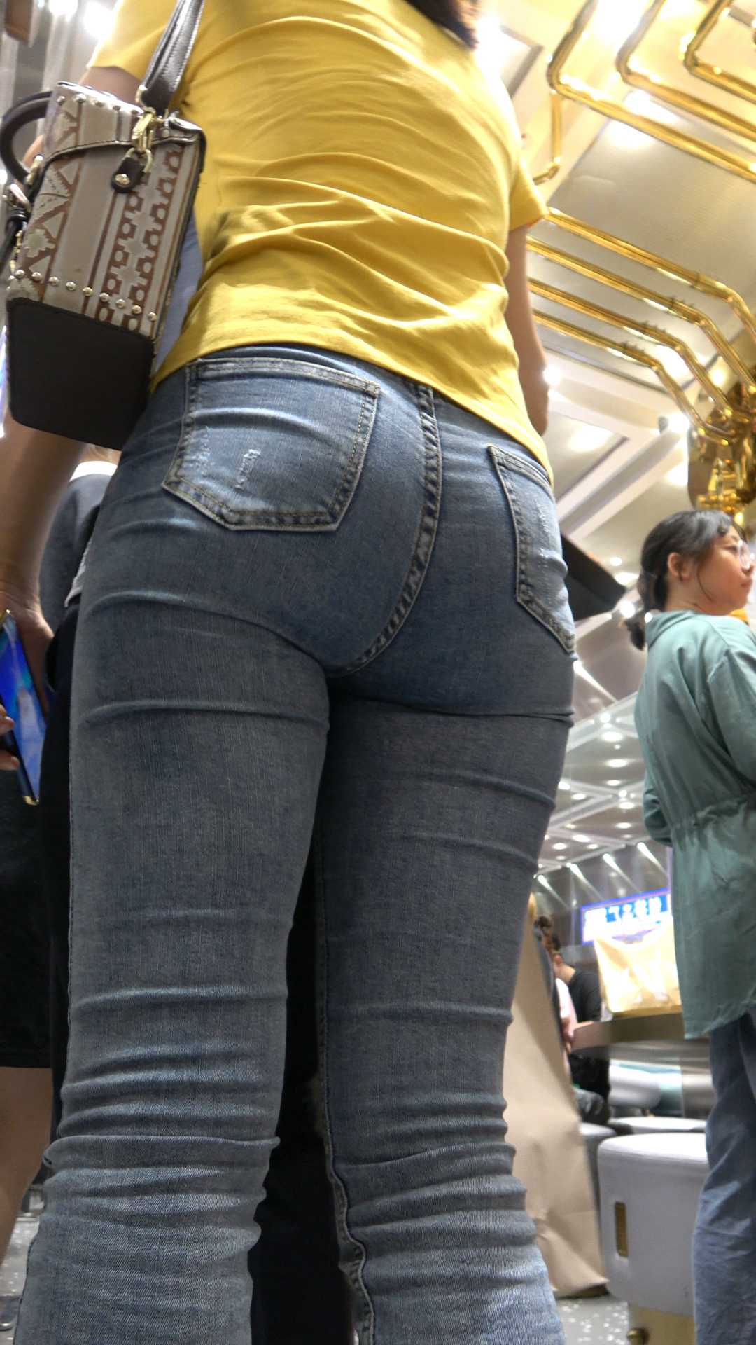 (积分190)春节献礼和男友一起买面包的性感女友