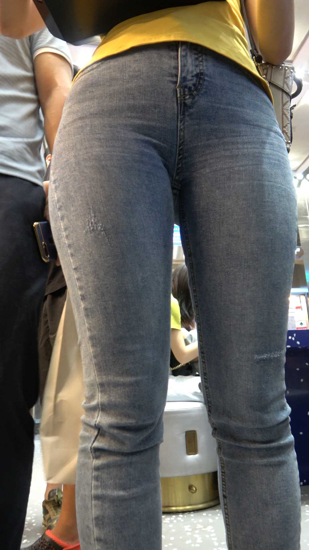 (积分190)春节献礼和男友一起买面包的性感女友