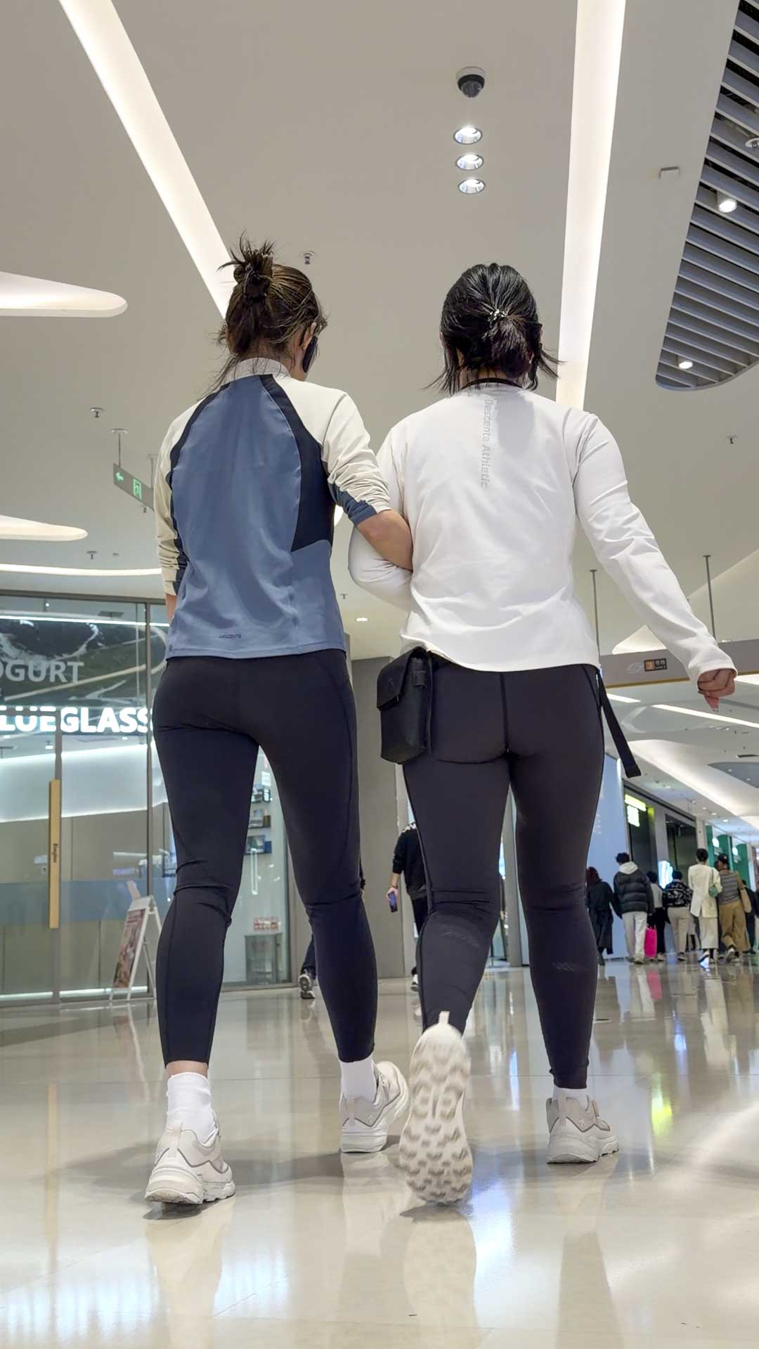 街拍双胞胎极品瑜伽裤