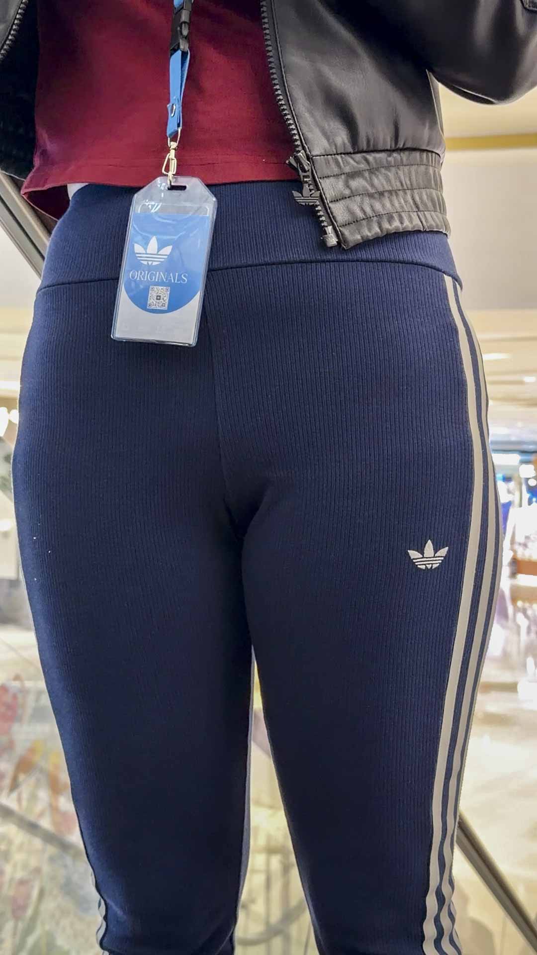 街拍Adidas紧身运动裤极品（积分99）