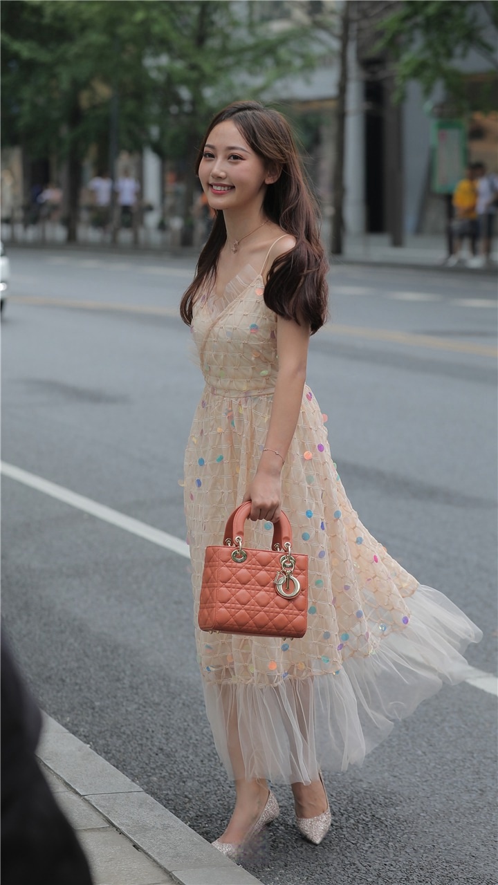 [套图+视频]太仙了美到没有对手街拍图片MJ324[601M]