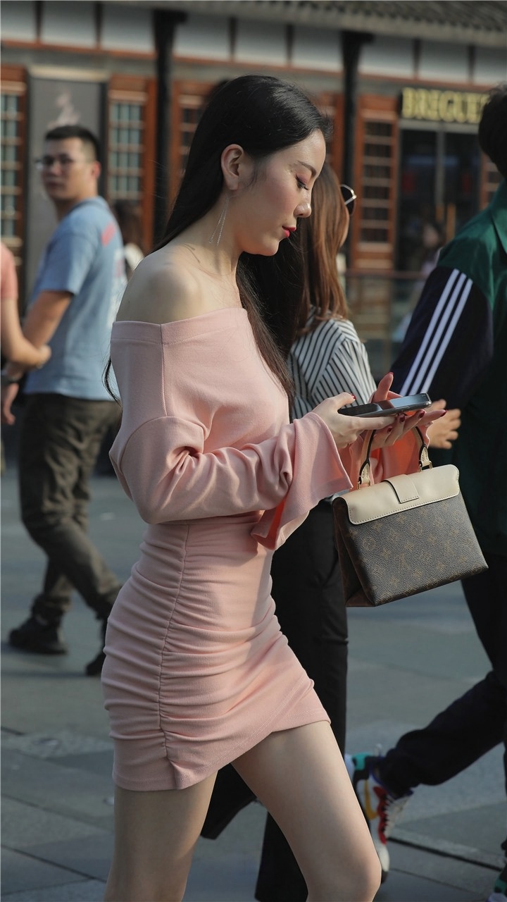 [套图+视频]娇美可人的街拍美女MJ325[1.09G]