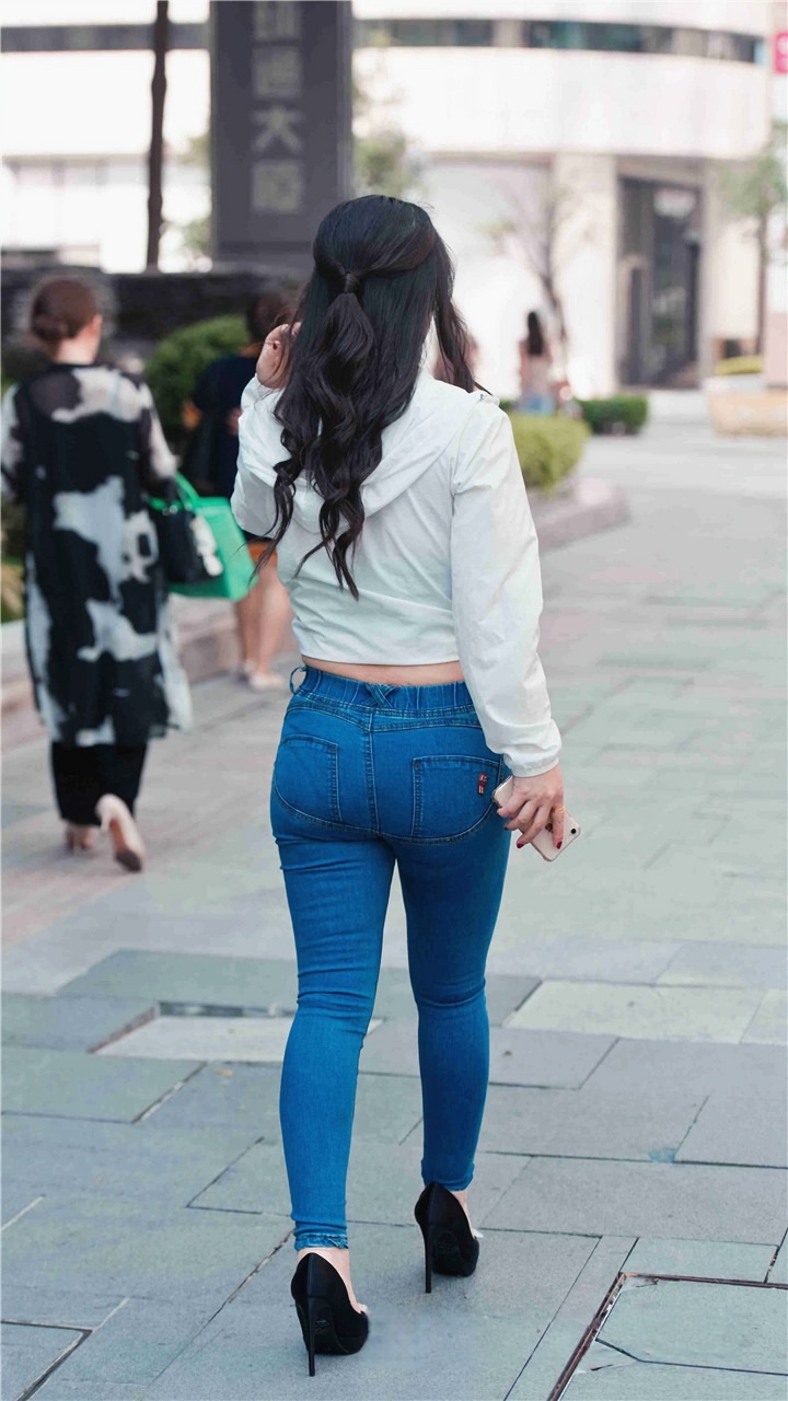 [套图+视频] 【御风行者模拍作品】紧牛美女模拍视频+图片MJ140[7.93G]