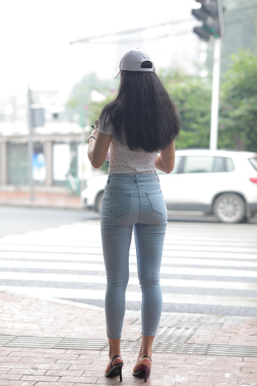 [套图+视频] 公交车站的偶遇MJ404