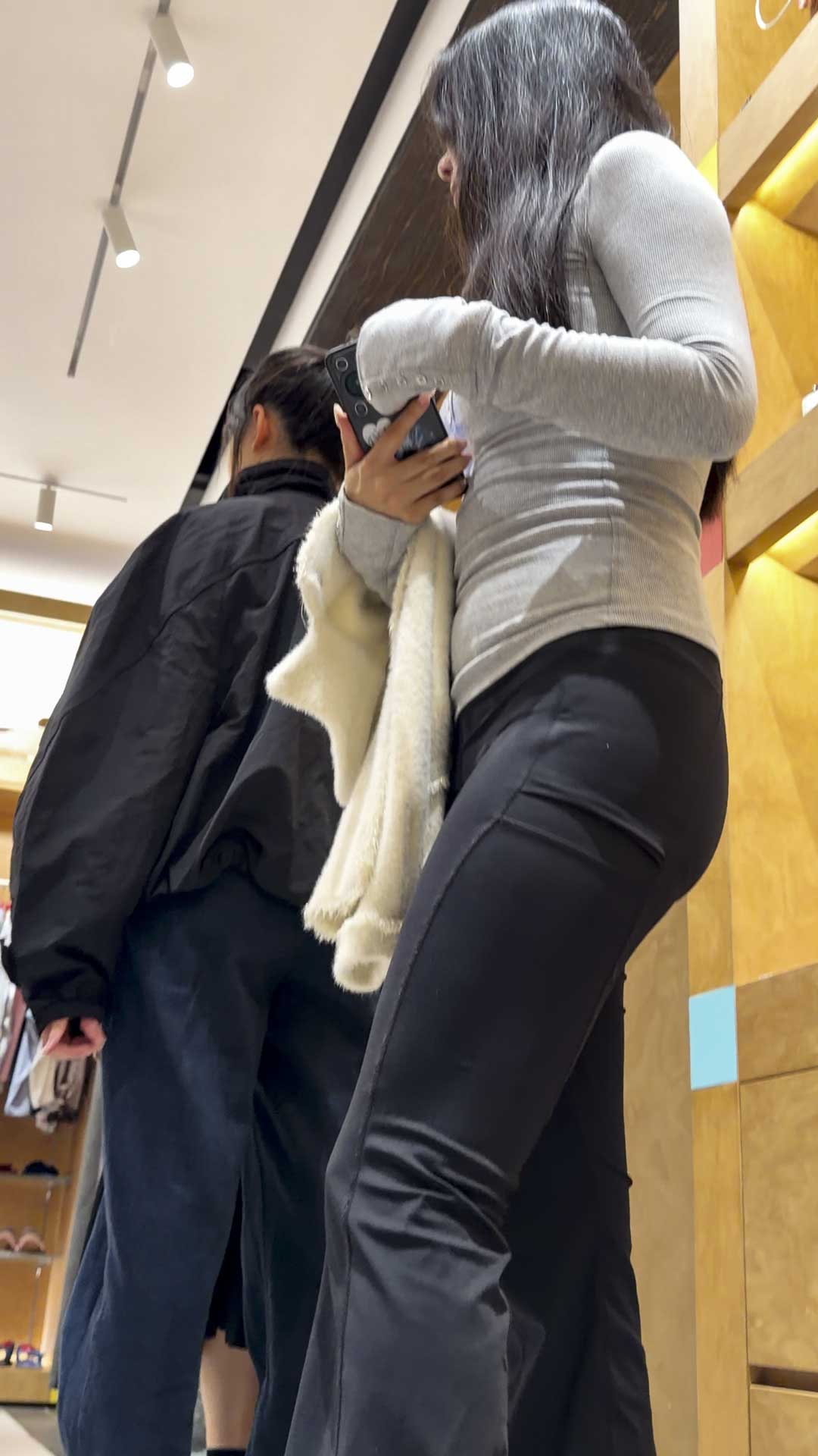 黑色高腰瑜伽裤蜜桃巨臀