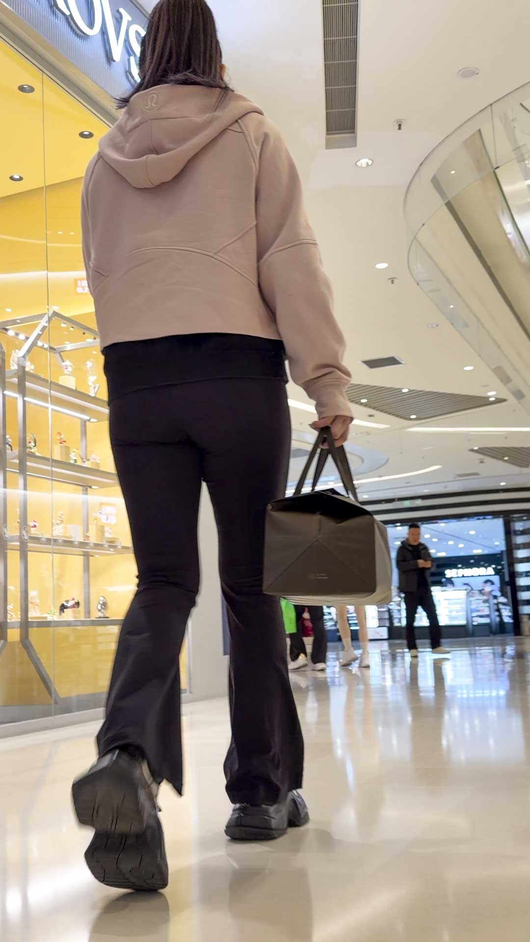 黑色喇叭瑜伽裤蜜桃巨臀（积分88）