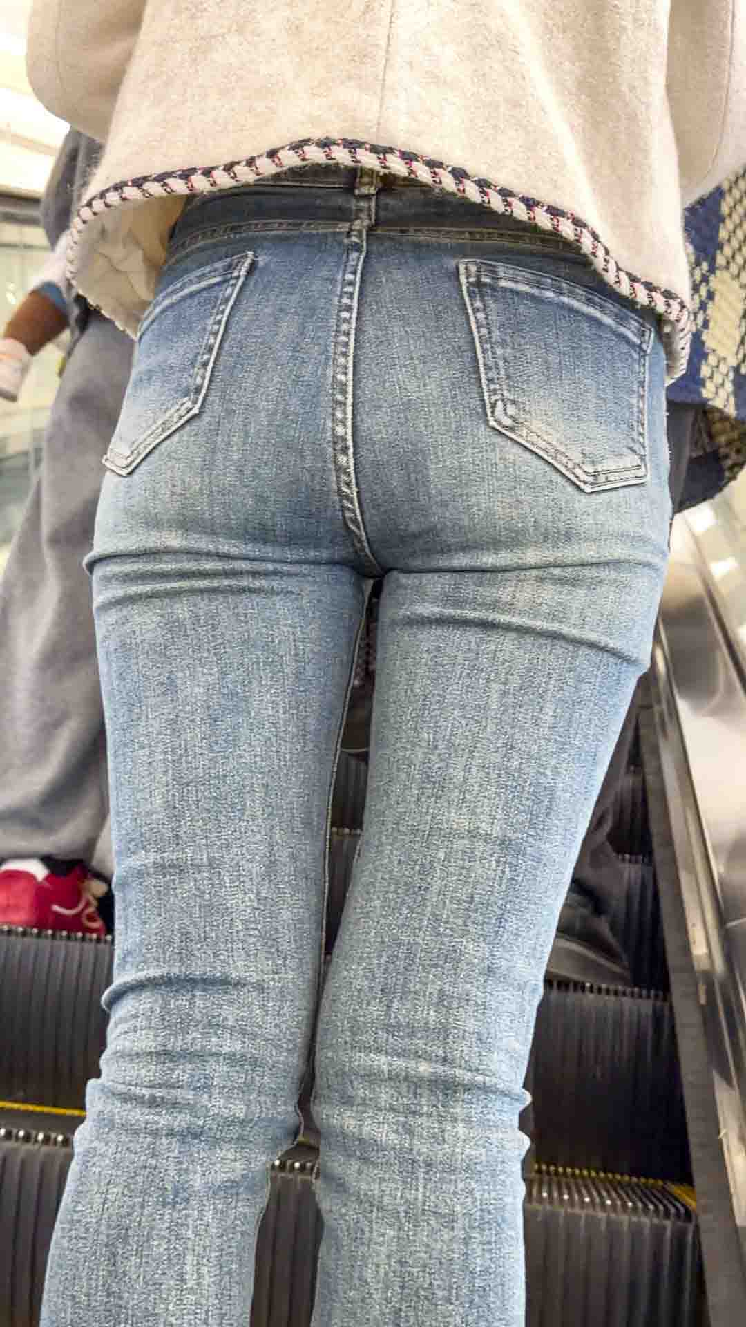 蓝牛仔裤极品翘臀尤物（积分185）