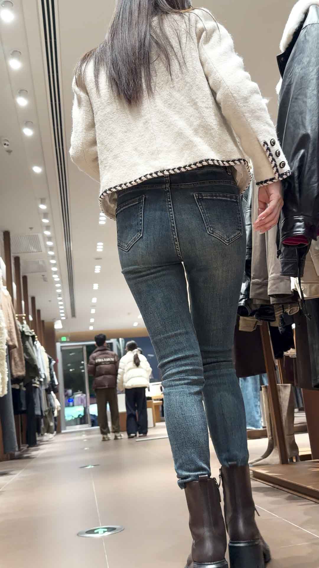 蓝牛仔裤极品翘臀尤物（积分185）