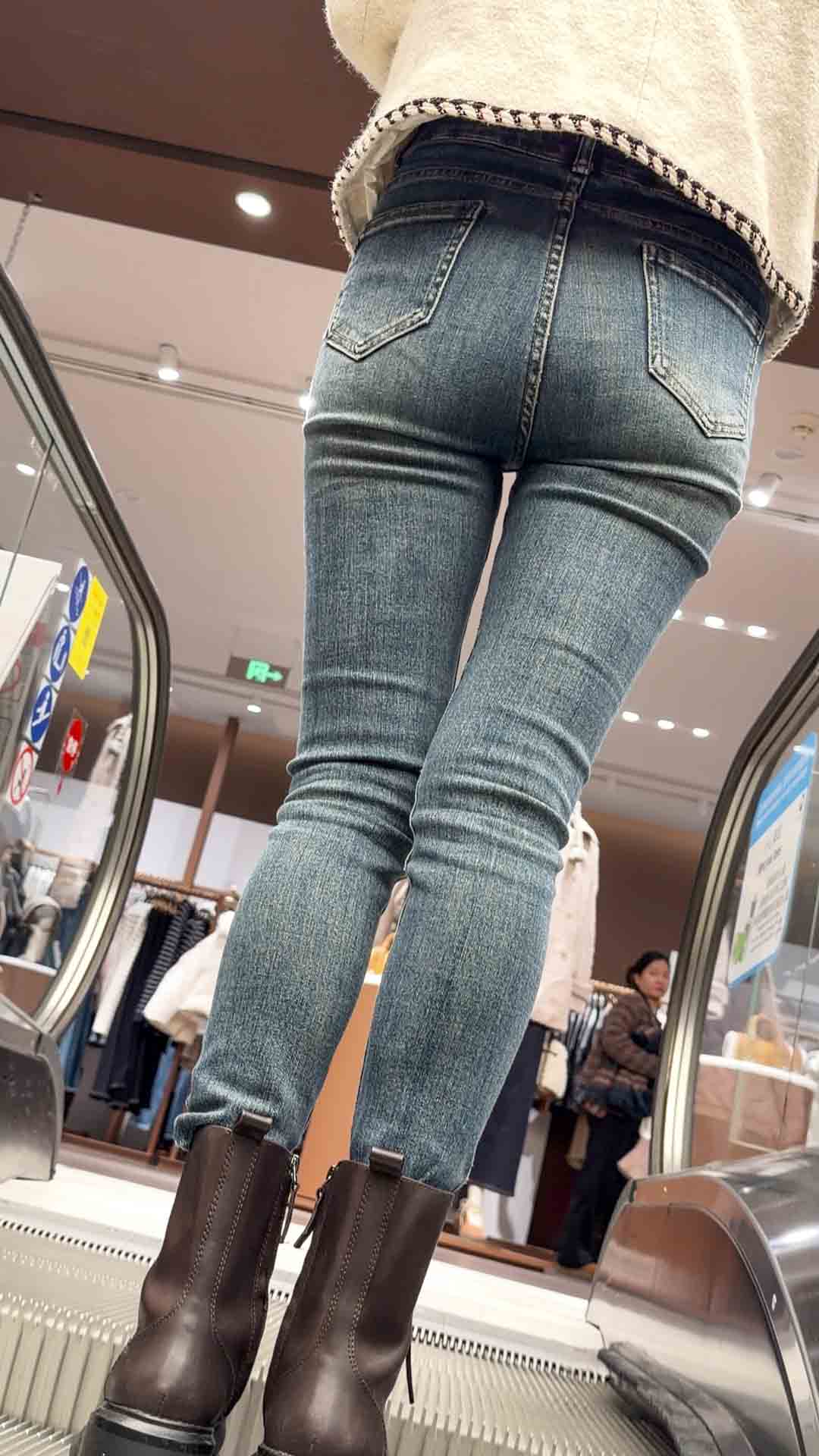 蓝牛仔裤极品翘臀尤物（积分185）